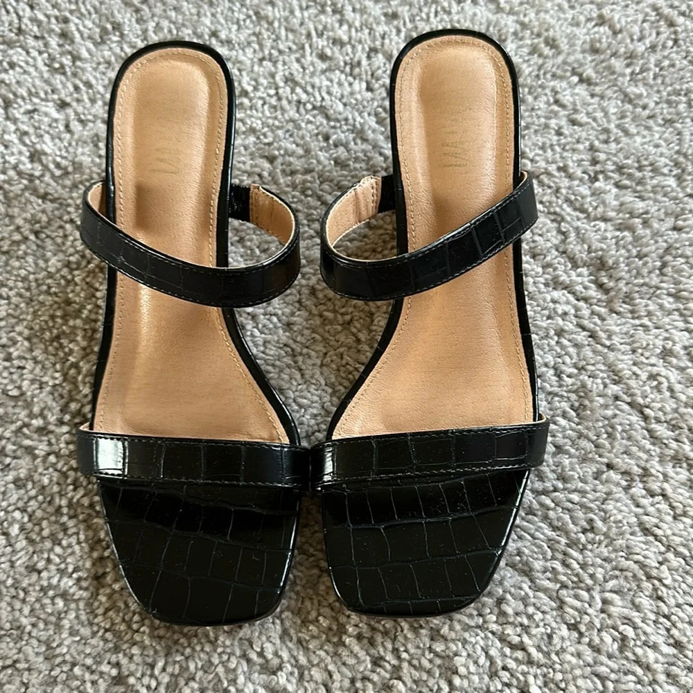 Black sandals w/small wedge